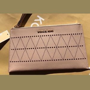 Michael Kors Large Zip Leather Clutch Ballet Pink